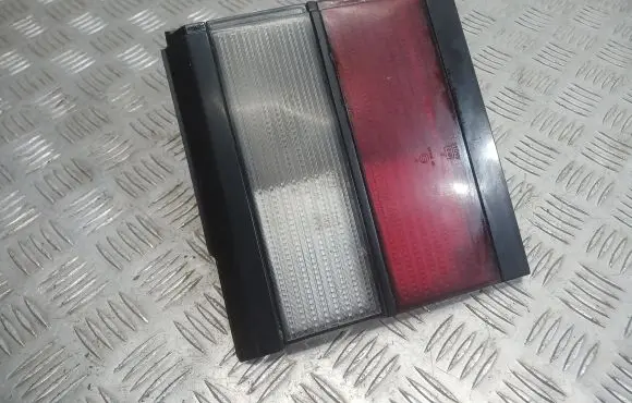 Volkswagen PASSAT B3 Tailgate rear/tail lights 333945107