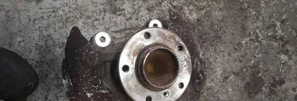 BMW 1 E81 E87 Front wheel hub
