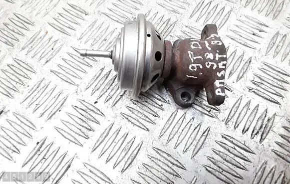 Volkswagen PASSAT B5 EGR valve cooler 028131501e
