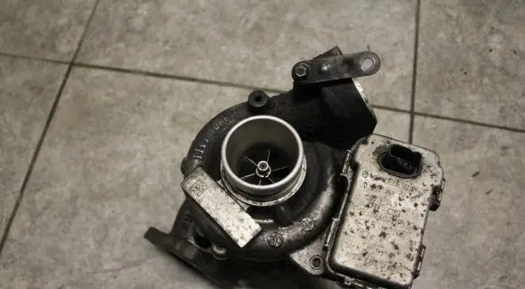 Mercedes-Benz E W212 Turbo A6510902780 A6511530094