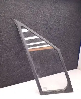 Mercedes-Benz Sprinter W906 Front door vent window glass four-door A9066711820