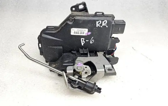 Audi A4 S4 B6 8E 8H Rear door lock 8E0839016C