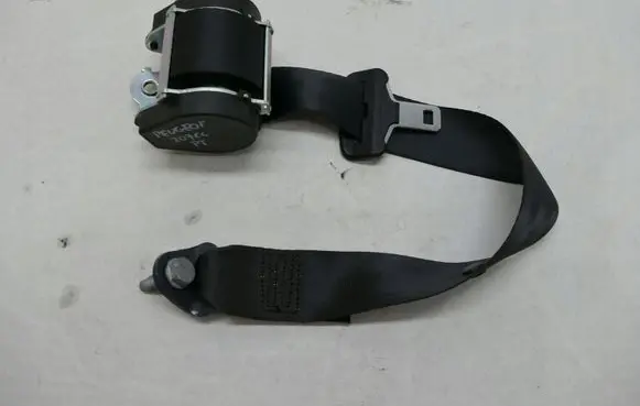 Peugeot 207 CC Rear seatbelt