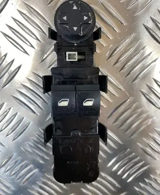 Peugeot 207 CC Quarter vent window switch 9654859777