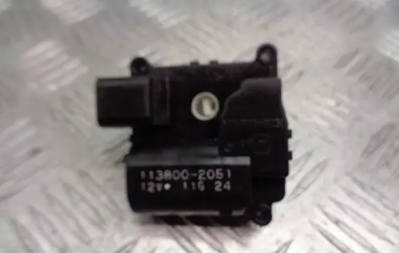 Toyota Corolla E120 E130 A/C air flow flap actuator/motor 113800-2051
