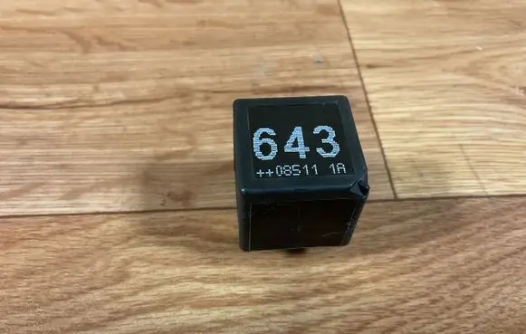 Volkswagen Caddy Other relay 8K0951253 V23136B6X72
