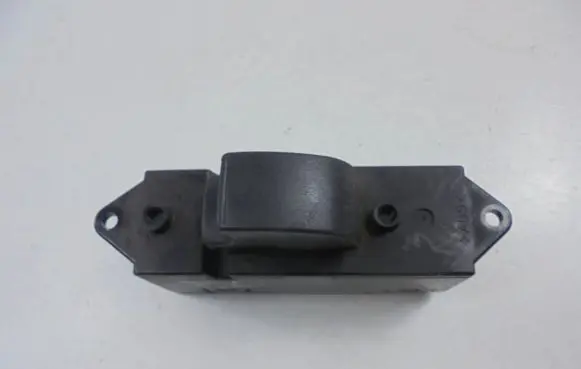 Mitsubishi Lancer Electric window control switch MR587880