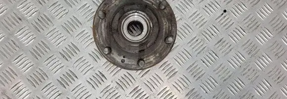 Mitsubishi L200 Front wheel hub