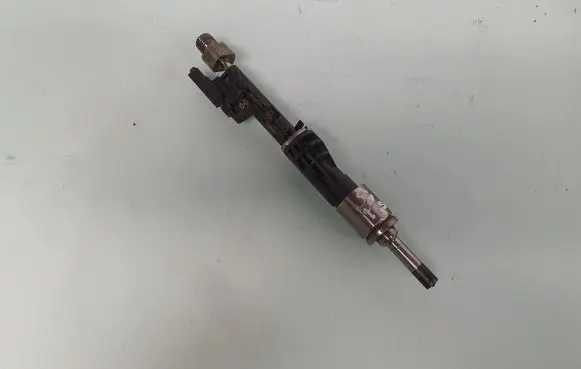 BMW 5 GT F07 Fuel injector 7568607 13537568607 13648625397