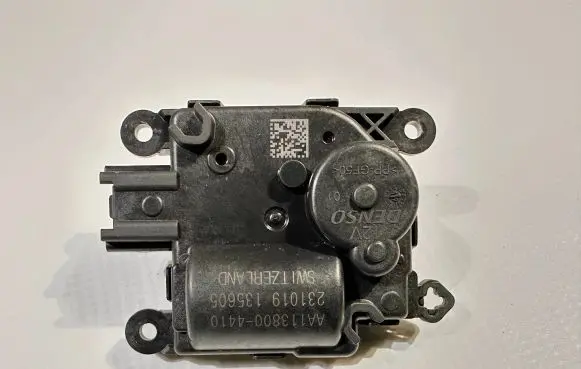 Ford Explorer VI Air flap motor/actuator AA113800-4410