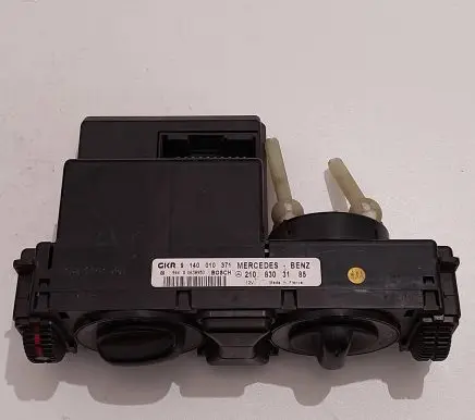Mercedes-Benz E W210 Climate control unit 2108303185 08321Q01 944A0638950