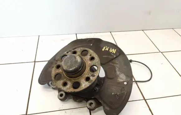 Mercedes-Benz E W212 Front wheel hub A2124201144 A2125400117