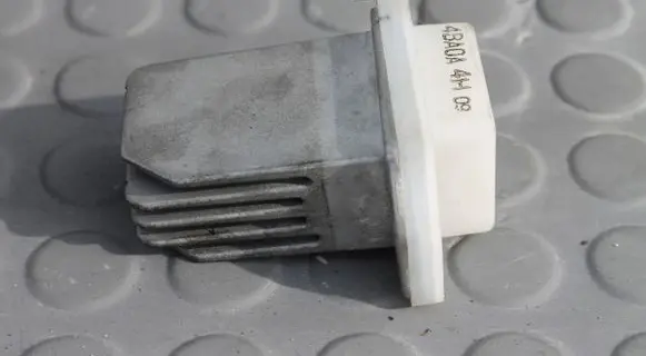 Nissan Pulsar Heater blower motor/fan resistor 4BA0A