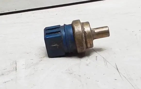 Volkswagen PASSAT B5 Coolant temperature sensor 078919501B