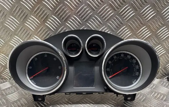 Speedometer (instrument cluster)