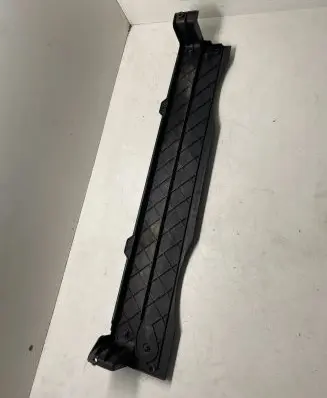 BMW X5 E70 Bottom radiator support slam panel 7533539