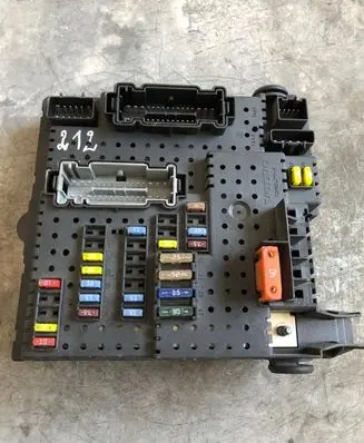 Volvo V70 Fuse module 30786646 00006973203 28080156