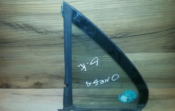 Opel Omega B1 Rear vent window glass 