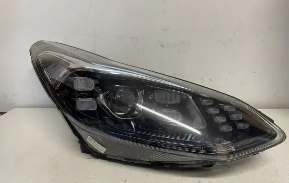 KIA Sportage Headlight/headlamp 92102F1500 F19215610