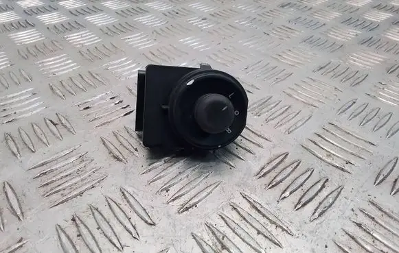Opel Astra J Wing mirror switch 13271827 211723