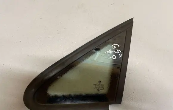 Volkswagen Golf Plus Front triangle window/glass 