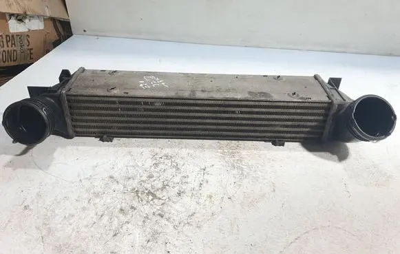 BMW 3 E90 E91 Intercooler radiator 7800680 3296373