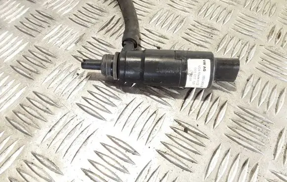 Audi A6 S6 C5 4B Windscreen/windshield washer pump 3B0955681A