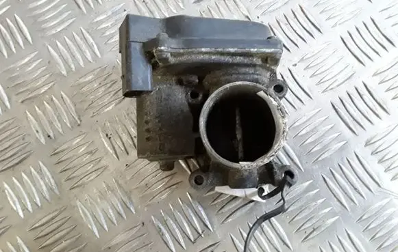 Volkswagen Polo IV 9N3 Throttle valve 03D133062E A2C53060088 06021801071