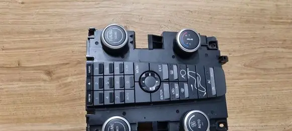 Volvo V50 Climate control unit 30782540