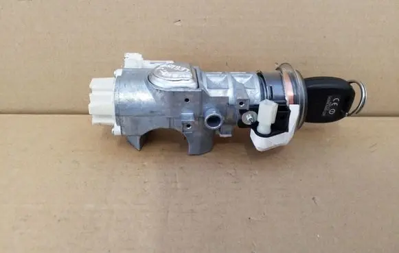 Subaru Legacy Ignition lock 88215AG000 X1T25971