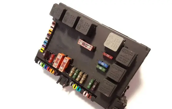 Mercedes-Benz S W221 Fuse module A2215404762 A2215403550