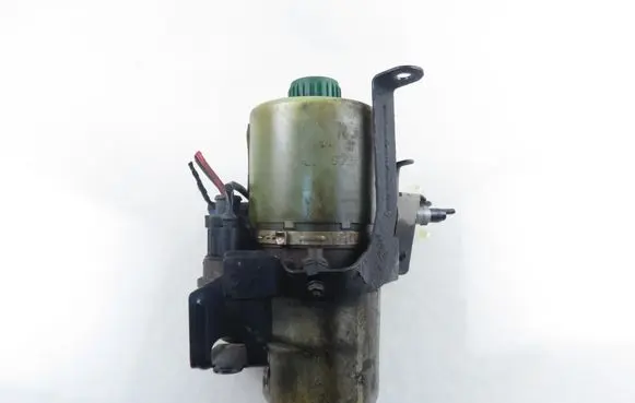 Volkswagen Polo IV 9N3 Power steering pump 6Q1423051CA 6R0423156 6Q2423051AH