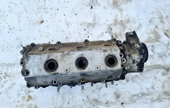 Saab 9-5 Engine head 