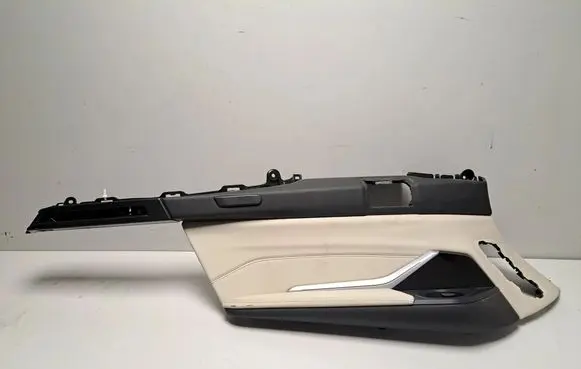 BMW X7 G07 Trunk/boot side trim panel 5A35C67 9892355
