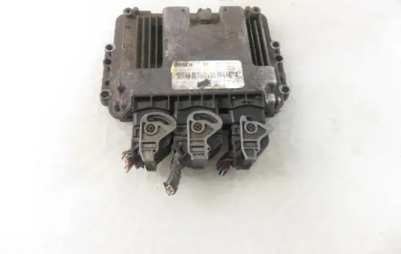 Nissan Primera Engine control unit/module 0281011645