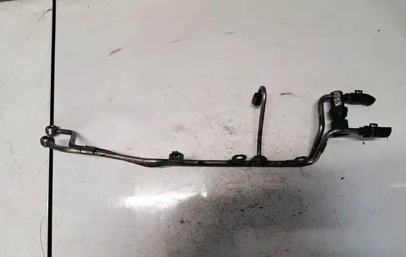 Audi A3 S3 8P Fuel line pipe 