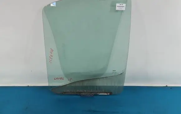 Iveco Daily 4th gen Front door window glass four-door IMPRK1586708
