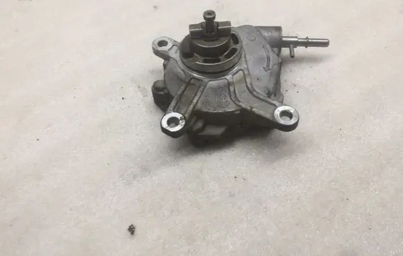 Toyota Corolla Verso E121 Vacuum pump