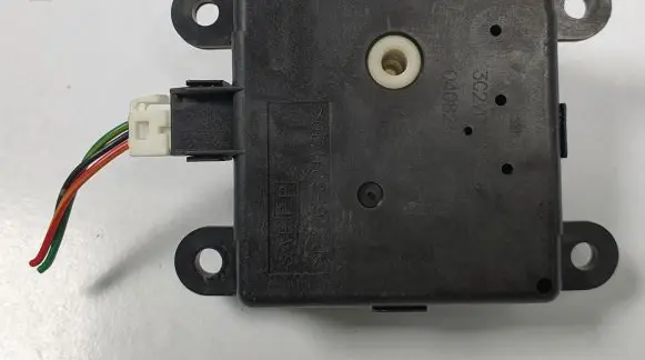Nissan Primera A/C air flow flap actuator/motor 3C270-30850
