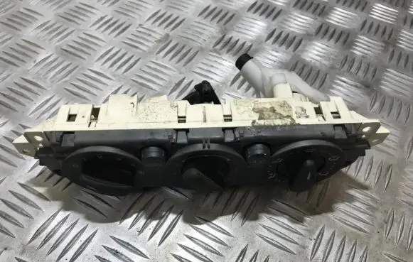 Ford Focus C-MAX Climate control unit 69607003