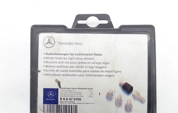 Mercedes-Benz C W205 Anti-theft wheel nuts and lock B66470155 15803562