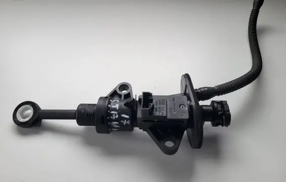 Skoda Octavia Mk3 (5E) Clutch slave cylinder 