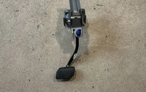Hyundai Ioniq 5 Brake pedal 