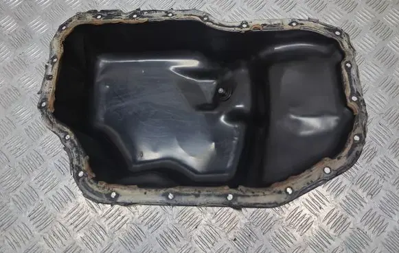 Toyota Auris 150 Oil sump 121020R021