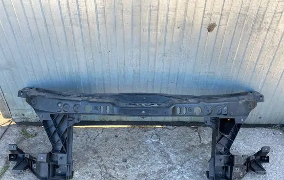 Mercedes-Benz Sprinter W906 Radiator support slam panel bracket A9068300003
