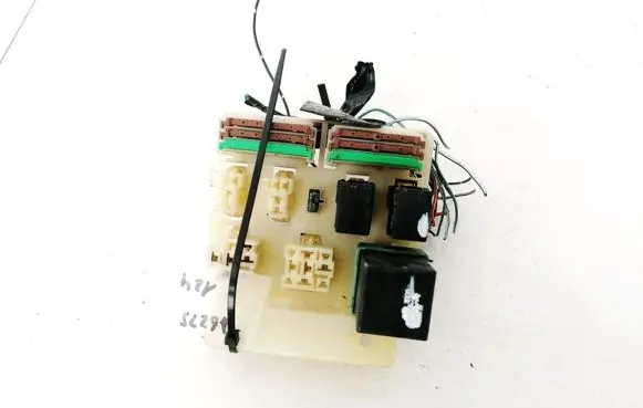 Mitsubishi Carisma Fuse box set MR228120