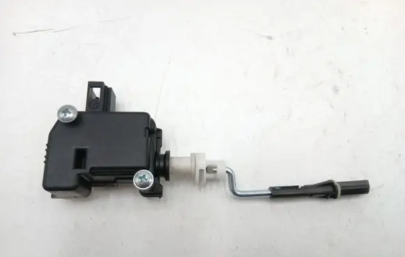 Volkswagen Touran II Central locking motor 1T0810773B