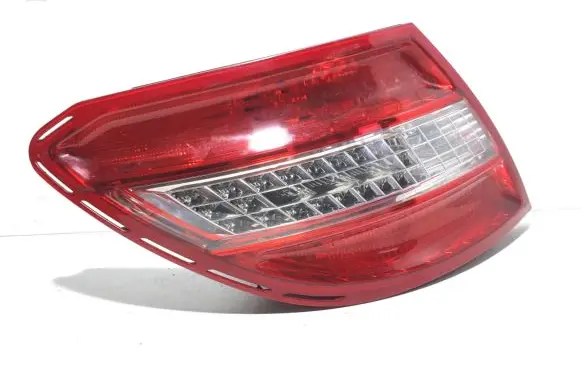 Mercedes-Benz C W204 Rear/tail lights 2049068702L