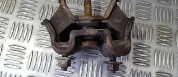 Mercedes-Benz ML W163 Engine mount bracket A1632400117