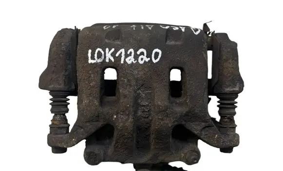 Nissan Qashqai+2 Front brake caliper